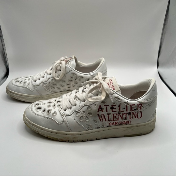 VALENTINO GARAVANI Logo Eyelet Sneakers - Picture 6 of 9